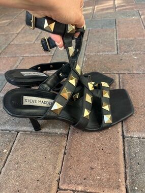 Steve Madden Capri Black Gold Studded Heels 8.5